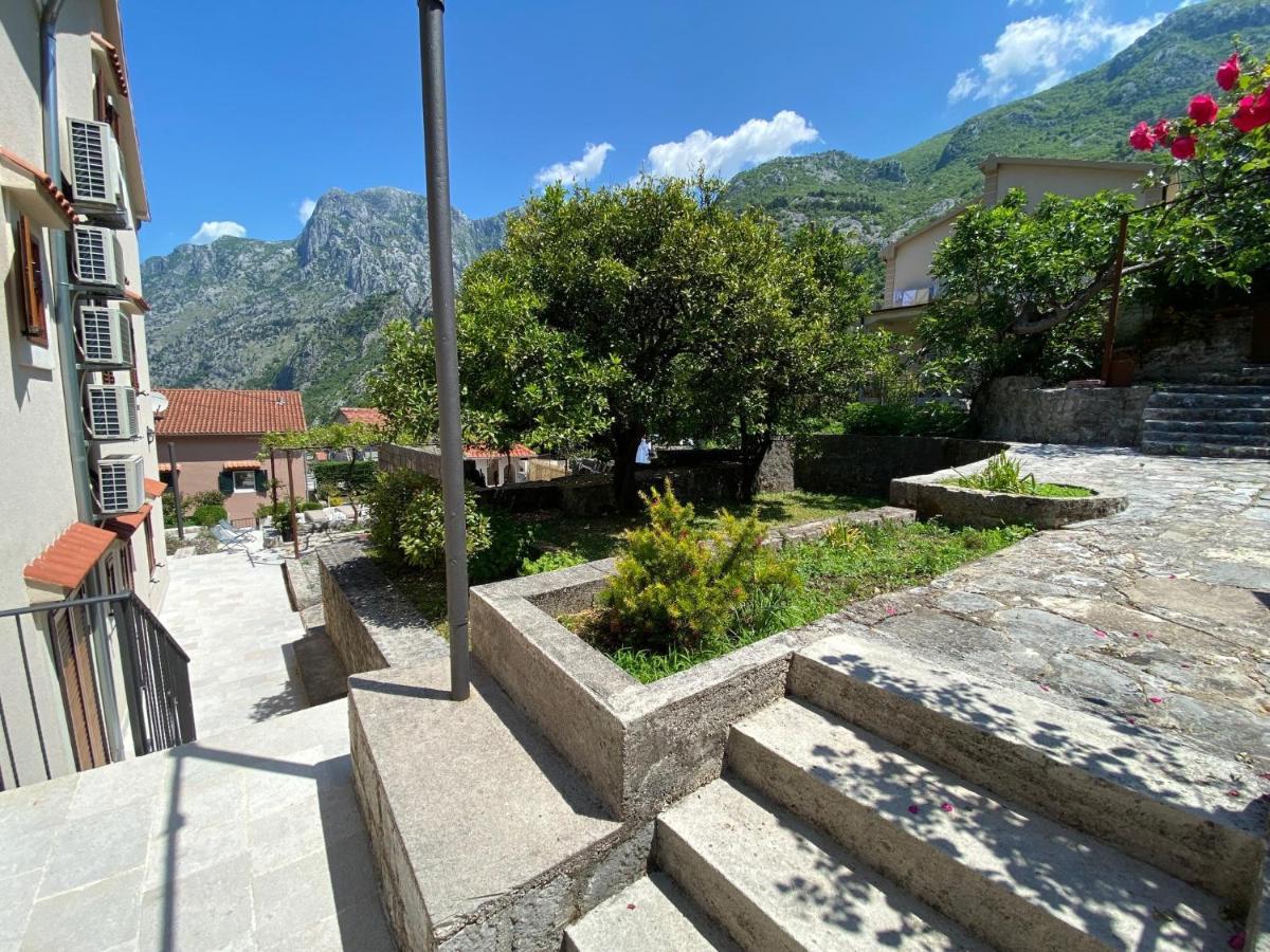Apartments Mezini 11 Котор Екстериор снимка