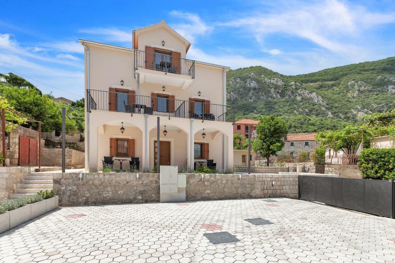 Apartments Mezini 11 Котор Екстериор снимка