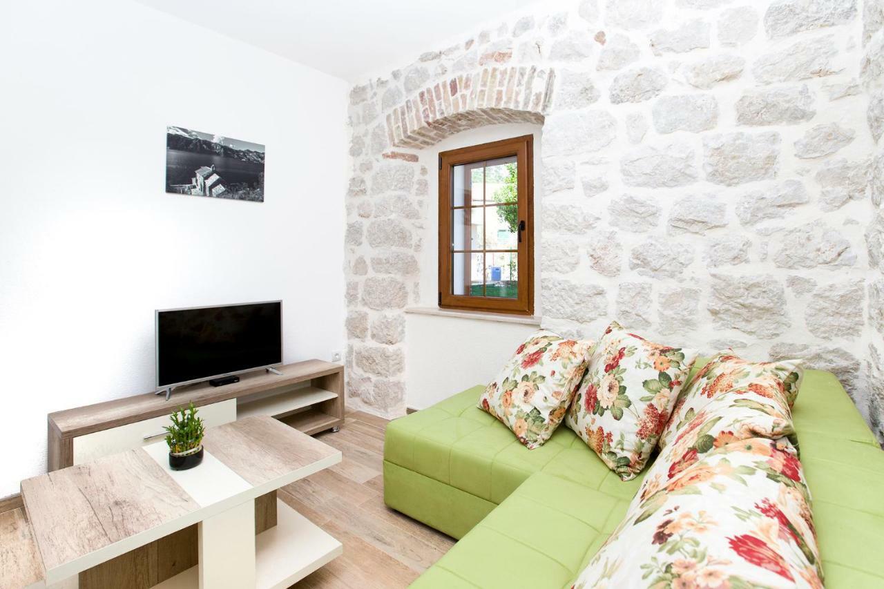 Apartments Mezini 11 Котор Екстериор снимка