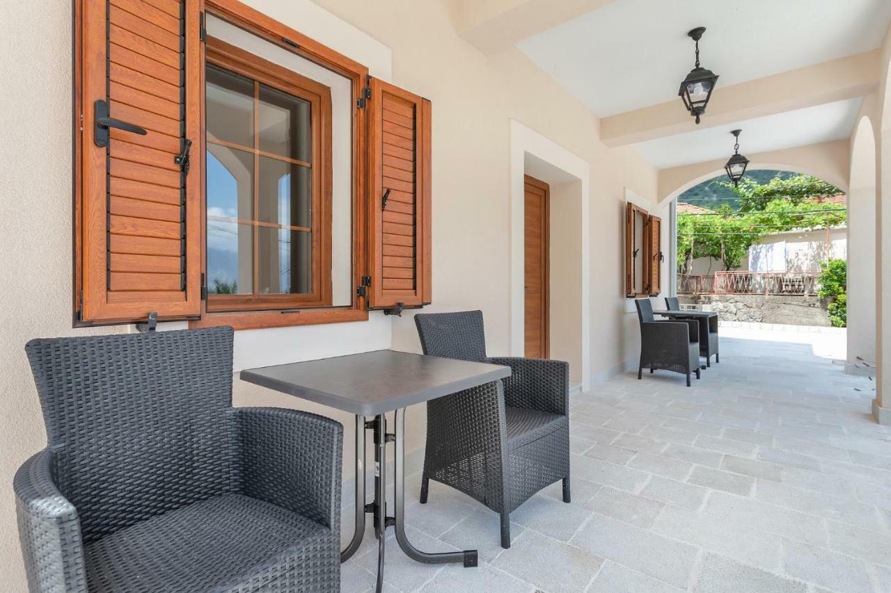 Apartments Mezini 11 Котор Екстериор снимка