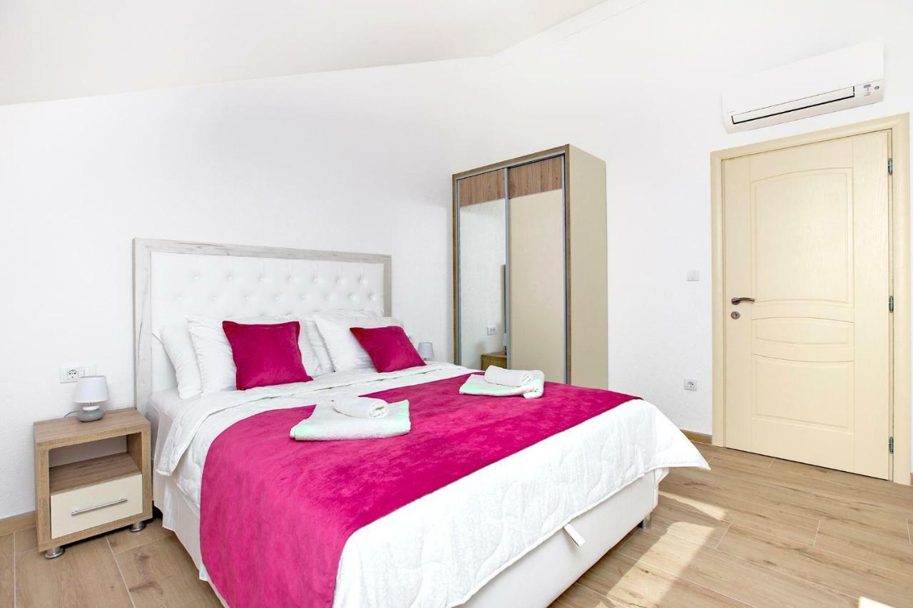 Apartments Mezini 11 Котор Екстериор снимка