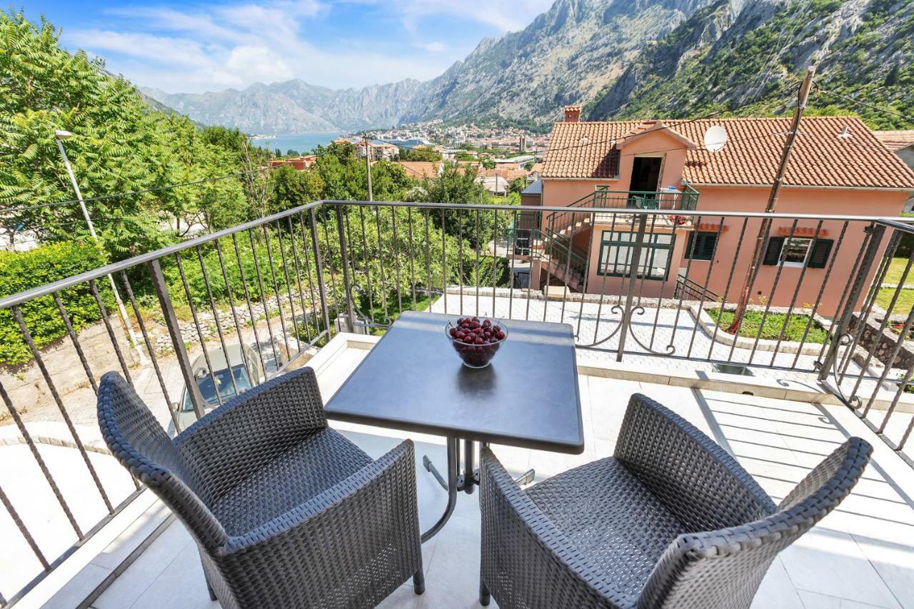 Apartments Mezini 11 Котор Екстериор снимка
