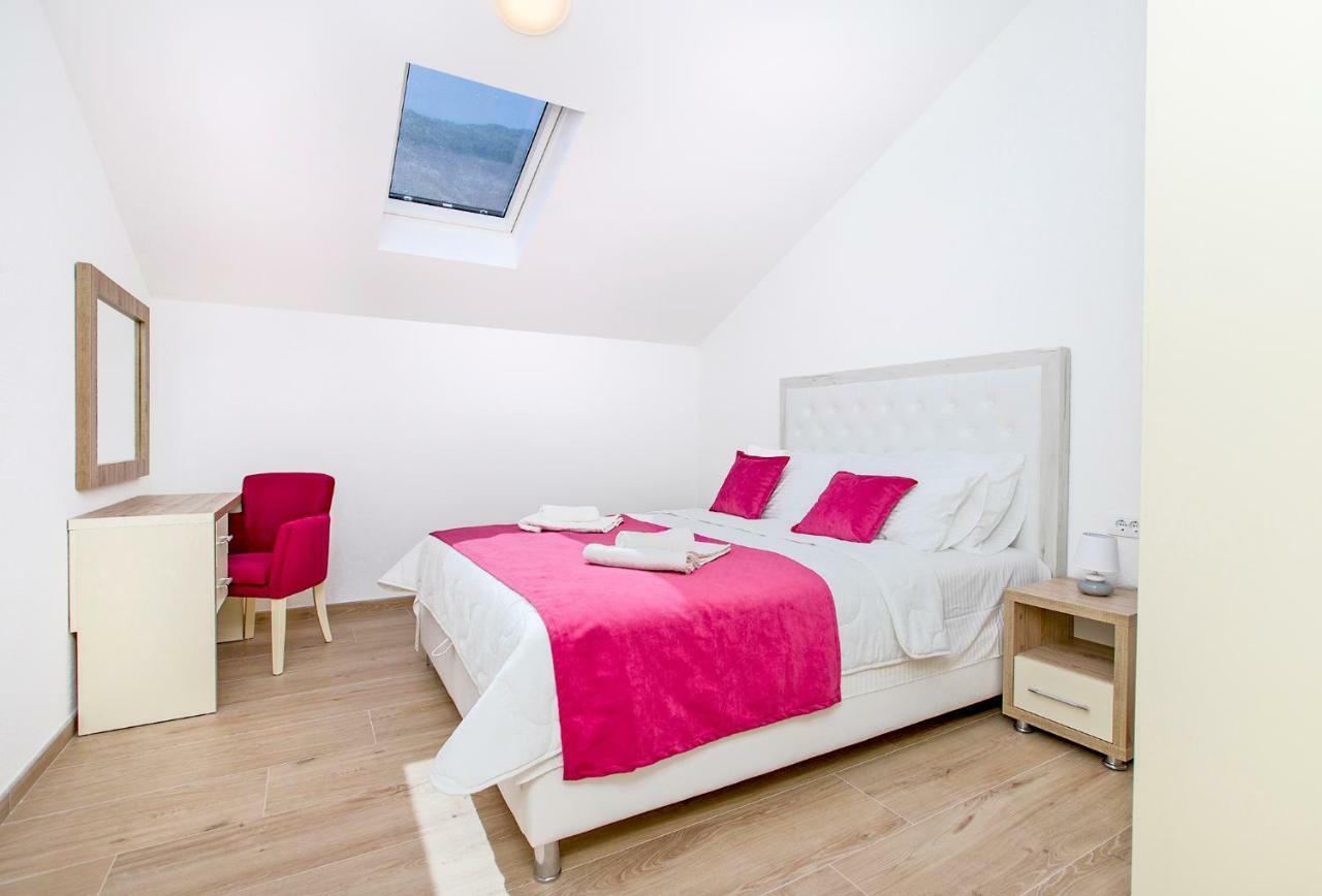 Apartments Mezini 11 Котор Екстериор снимка