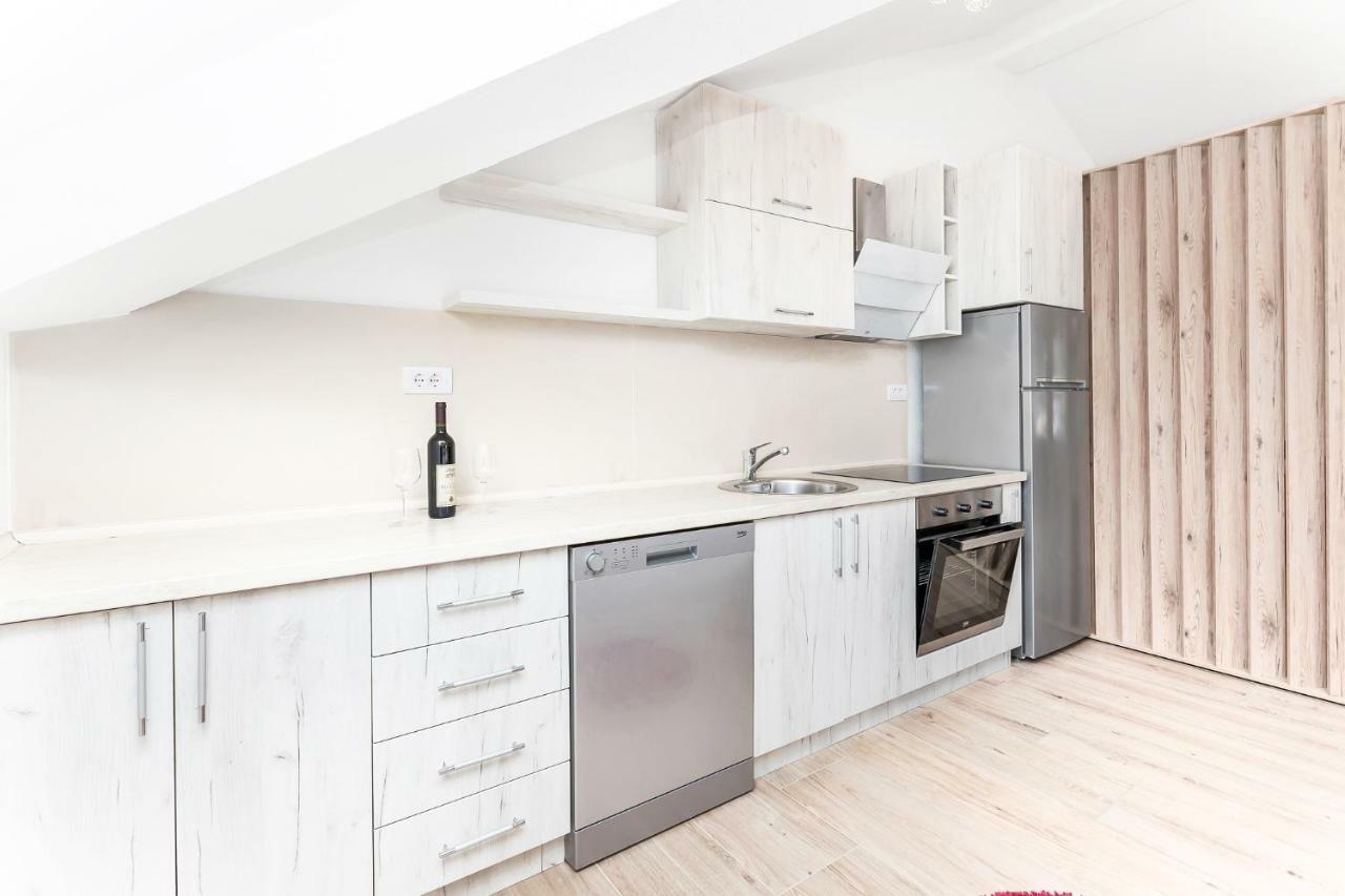 Apartments Mezini 11 Котор Екстериор снимка
