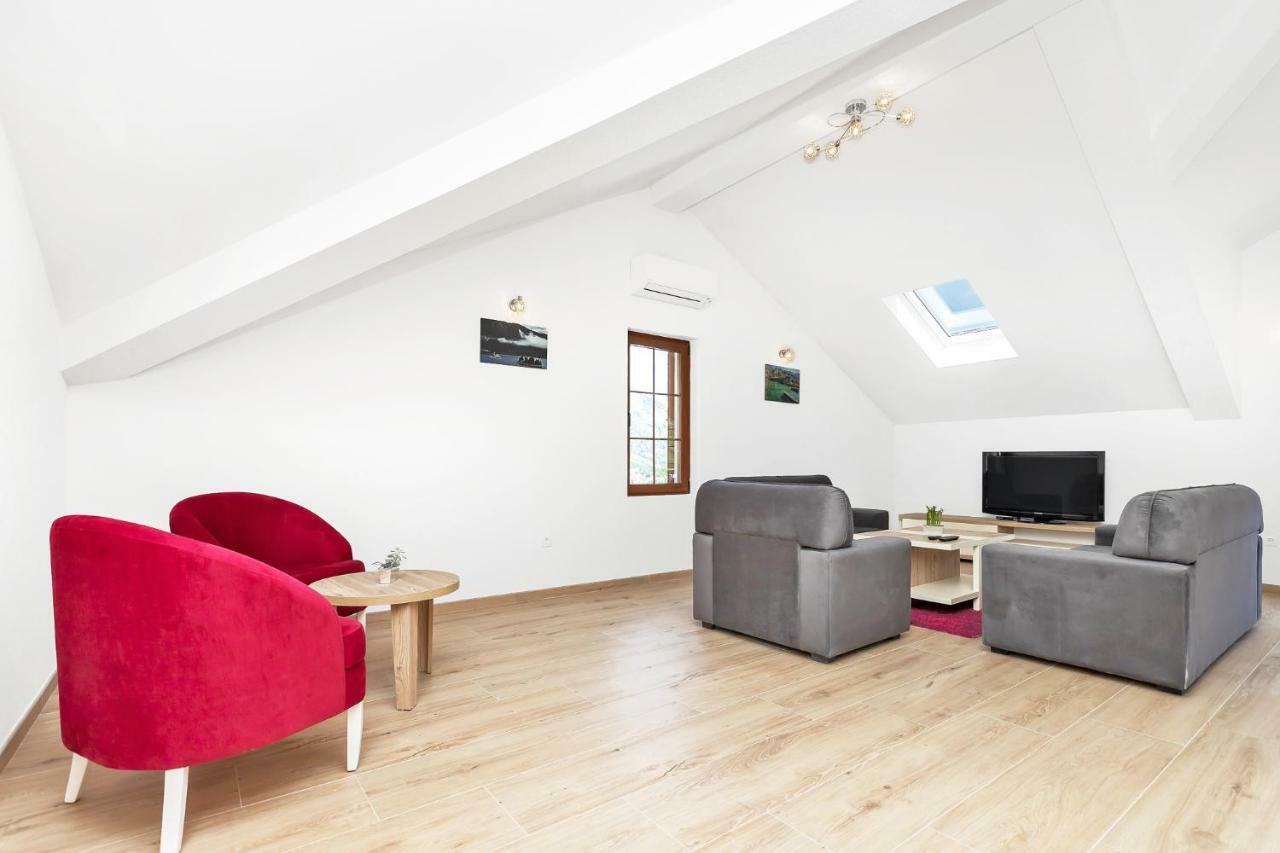 Apartments Mezini 11 Котор Екстериор снимка