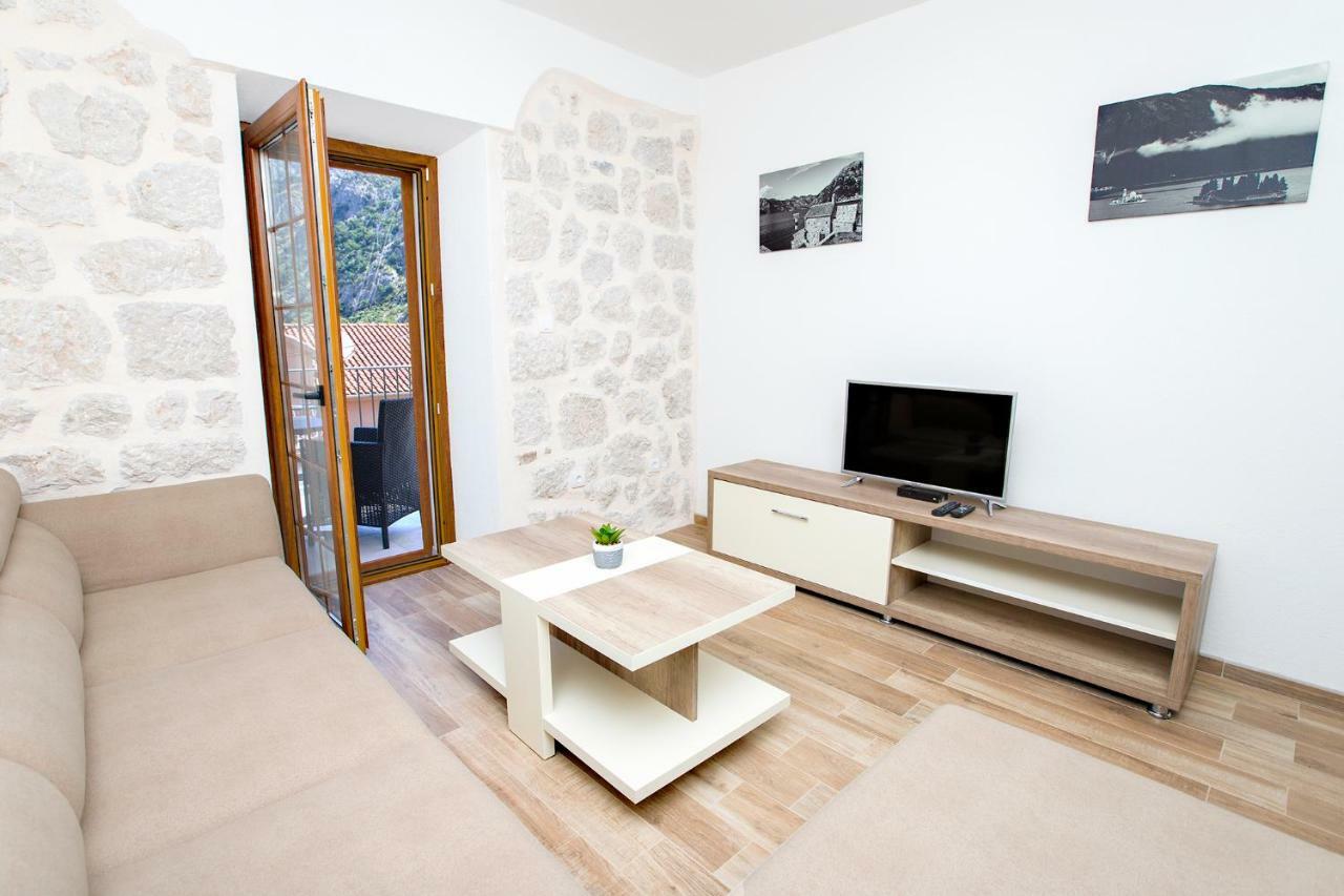 Apartments Mezini 11 Котор Екстериор снимка